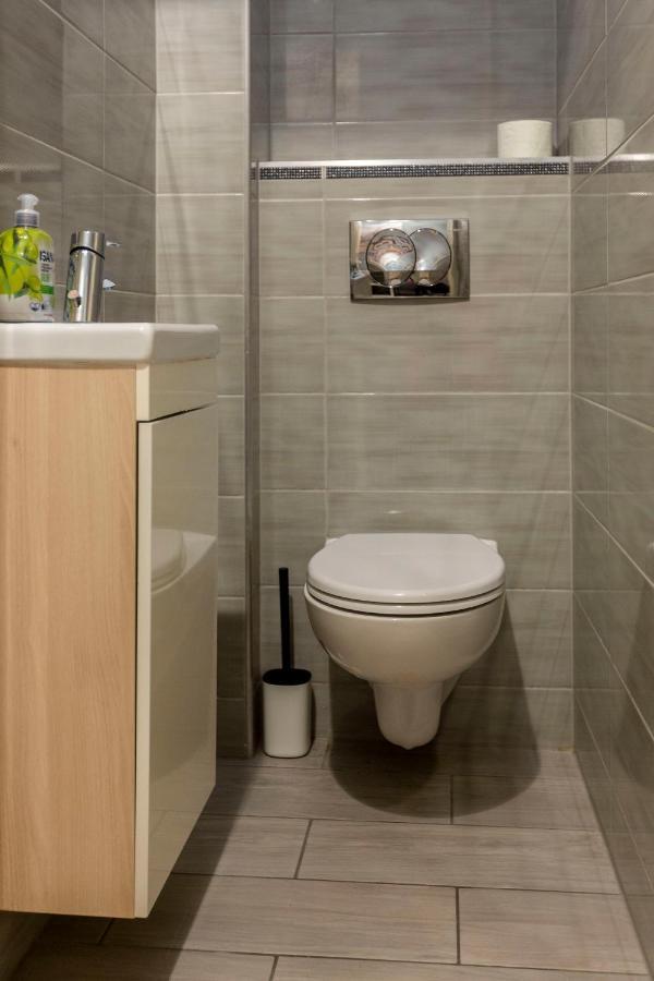 Spacious & Cozy Downtown Apartment With Balcony Budapest Exterior photo