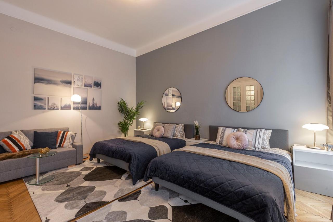Spacious & Cozy Downtown Apartment With Balcony Budapest Exterior photo